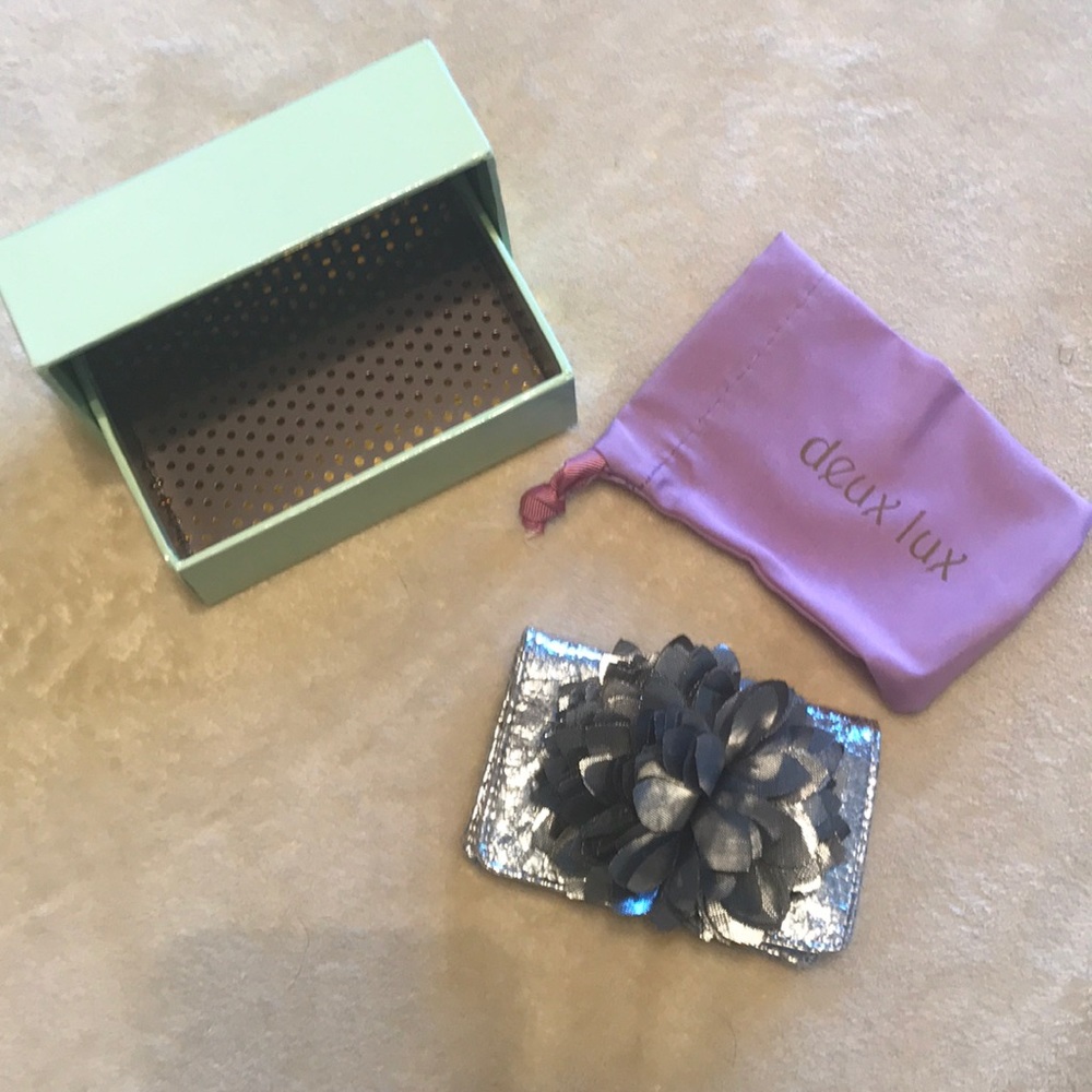 Beautiful silver small change&cash purse